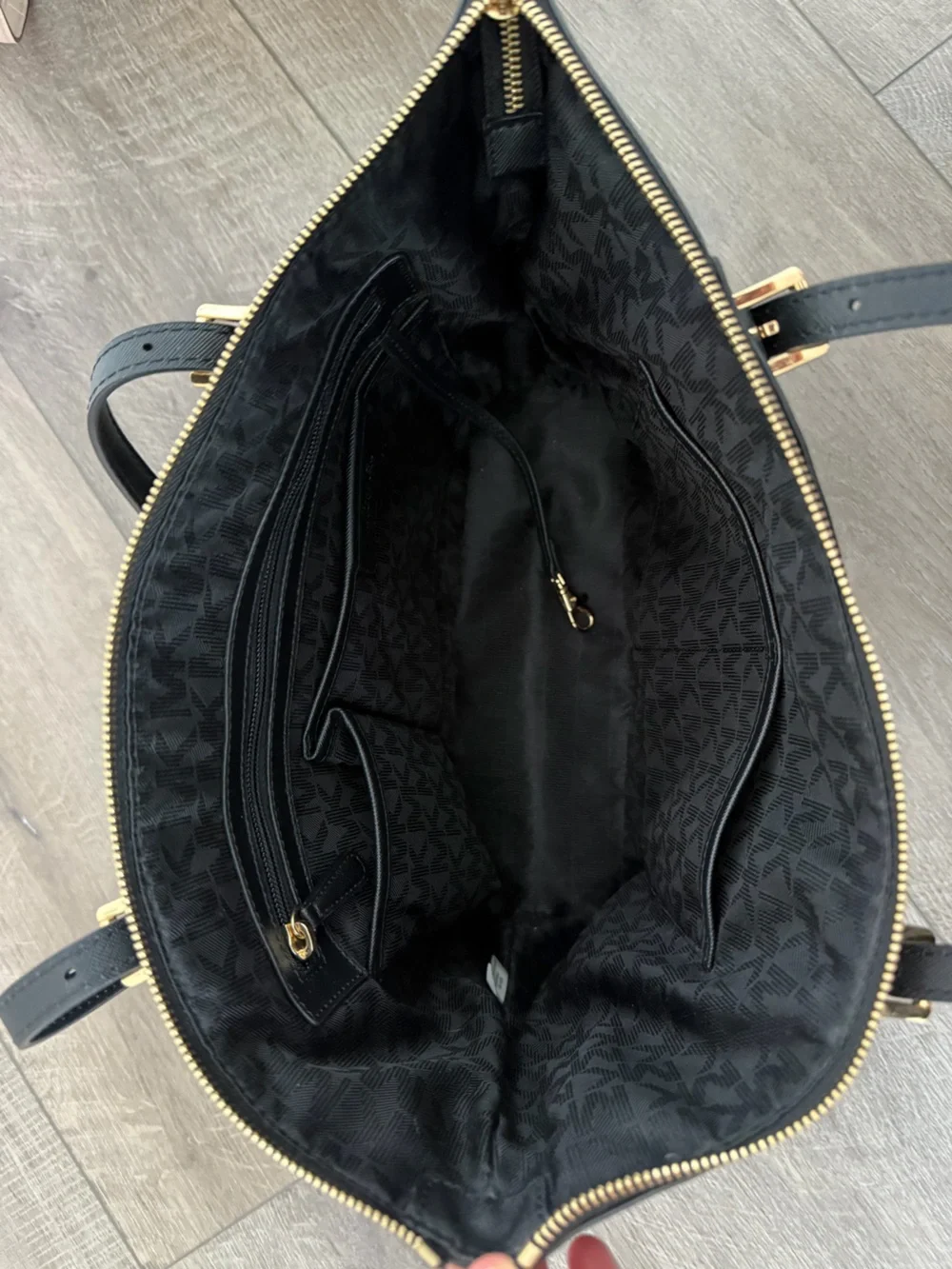 Michael Kors Michael Kors Jet Set East West Top-Zip Tote Bag Black